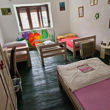 Hostel Ka Doma Цетине Екстериор снимка
